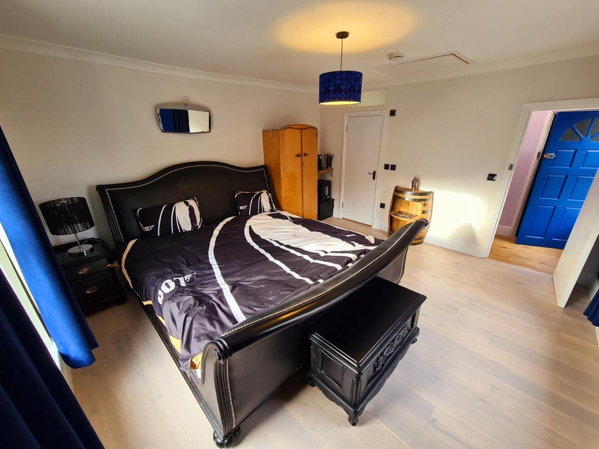 Southsea Royale Studio, James Bond, Parking, Seafront Portsmouth Exterior photo